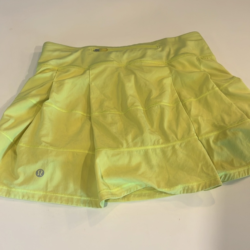 Lulu Lemon Skort Lime Green - Picture 7 of 9